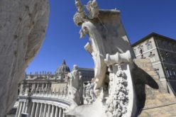 Папата Фрањо именува две жени на водечки позиции во Ватикан