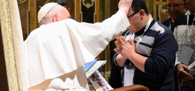 Папата до лицата со посебни потреби: Нема инклузија без братство