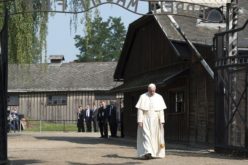Папата: Историјата денес се повторува во Украина