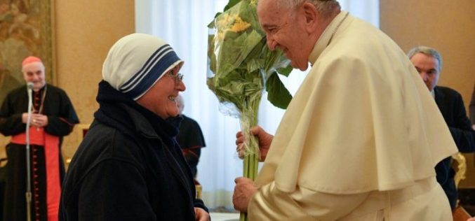 Папата Фрањо ја прими делегацијата на наградата Мајка Тереза