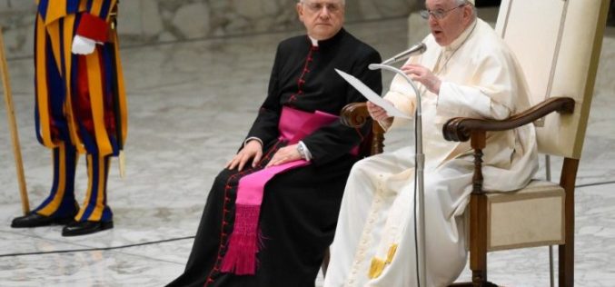 Папата: Бог не е намуртен судија, туку сочувство и нежност