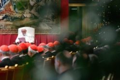 Папата до членовите на Курија: Да бидеме внимателни, демонот секогаш се враќа