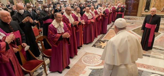 Папата до членовите на судот на Римската Рота: Верната љубовта не е утопија