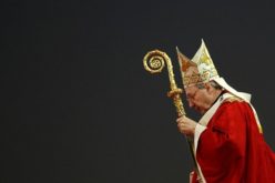 Почина кардинал Пел