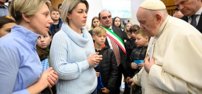 Апел на Папата за убиениот свештеник во Нигерија и за измачената Украина