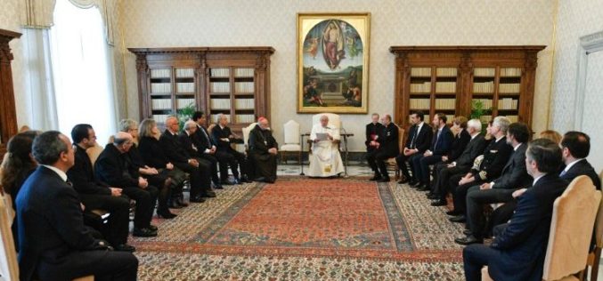 Папата Фрањо: Војната е страшна, но не смееме да се предадеме