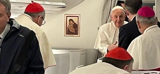 Папата Фрањо го започна Апостолското патување во ДР Конго и Јужен Судан
