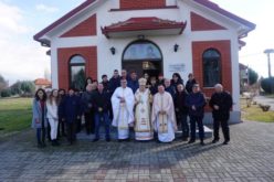 На празникот Свети Атанасиј Велики епископот Стојанов служеше света Литургија во Петралници