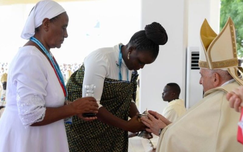 Папата Фрањо: Надежта и мирот нека пребиваат во Јужен Судан