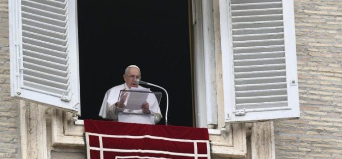 Папата повика на конкретно милосрдие за оние кои страдаат од војни и земјотреси