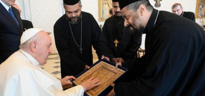 Папата Фрањо: Санкциите не смеат да спречат потребната помош да пристигне во Сирија