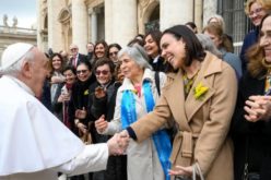 Папата Фрањо упати честитки по повод Меѓународниот ден на жената