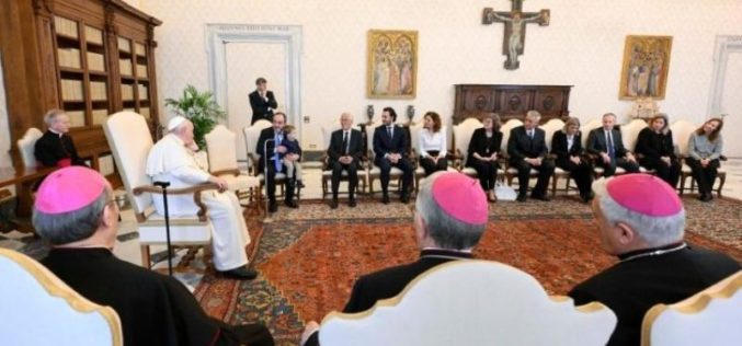 Папата Фрањо: Предизвик е да се отвори Црквата за посланието