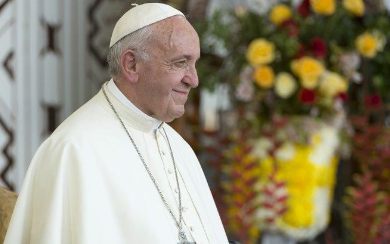 Честитки од верските водачи за 10. години понтификат на папата Фрањо