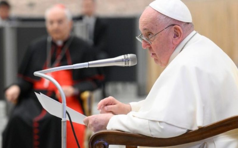 Папата: Пред жариштата на омразата и осветата треба да се умножуваат „жариштата на милосрдието“