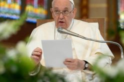 Папата Фрањо меѓу сиромашните и бегалците: Црквата треба да зборува со јазикот на милосрдието