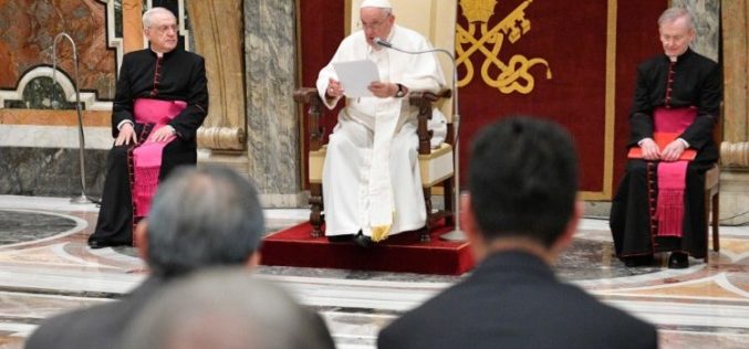 Папата: Излечете ги болните рани што ја навредуваат саканата Латинска Америка