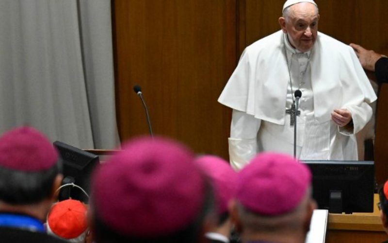 Папата потсети на молитвата за Епископската синода
