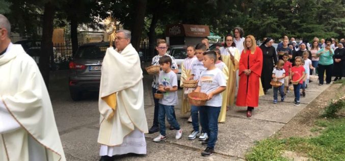 Скопје: Прославен празникот Пресвето Тело и Крв Христови