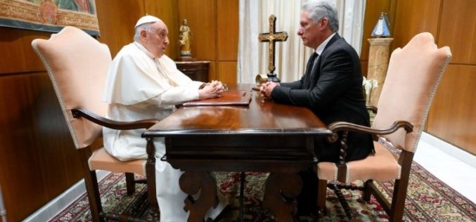 Папата Фрањо во аудиенција го прими претседателот на Република Куба