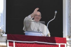 Папата: Денес не ни се потребни натлуѓе, туку вистински луѓе како Петар и Павле