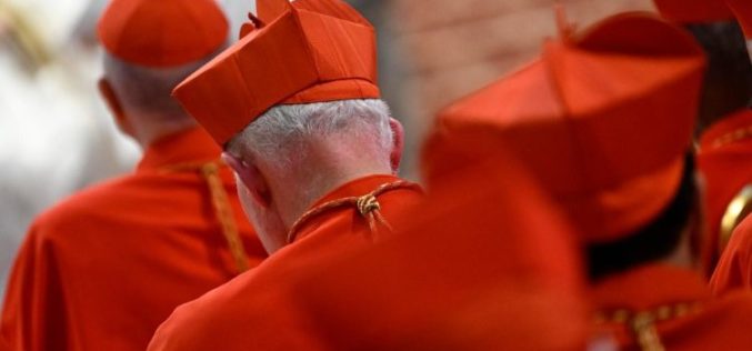 Папата го најави конзисториумот за именување на 21 нов кардинал