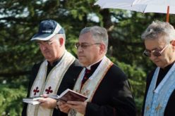 Епископот Стојанов служеше Молебен во Паљурци