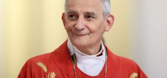 Кардинал Зупи му врачи на претседателот Бајден писмо од папата Фрањо