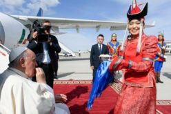Папата Фрањо пристигна во Монголија