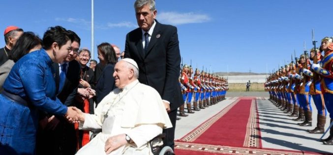 Папата Фрањо ја заврши Апостолската посета во Монголија
