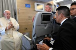 Папата Фрањо во разговор со новинарите во авионот предупреди за идеологиите во Црквата и светот