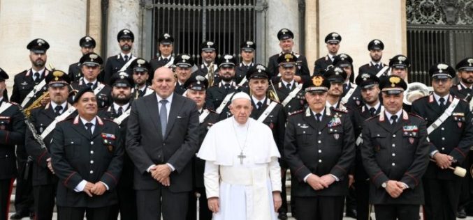 Папата: Против мафијашкиот менталитет се потребни закони