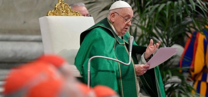 Папата: Сиромаштвото е соблазна, Бог ќе побара од нас да поднесеме сметка