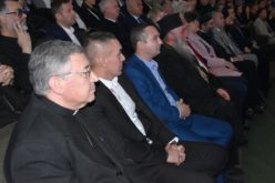 Епископот Стојанов присуствуваше на свечената седница на Советот на општина Струмица