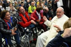 Папата: Бидете знак на блискост во свет кој маргинализира и отфрла