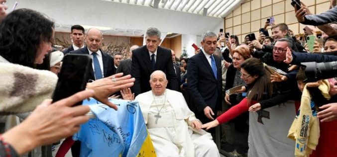 (Видео) Папата Фрањо во 2023 година накратко: молитва, патувања, сведоштво