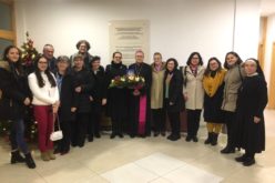 Бискупот Стојанов ги прими членовите на Катедралниот хор од Скопје