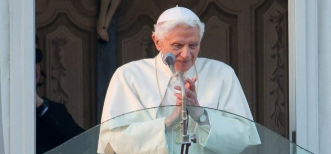 Надбискупот Ксуереб: Бенедикт XVI е добар отец, пример за светост и едноставност