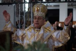 На првиот ден од Божиќ епископот Стојанов служеше во Нова Маала