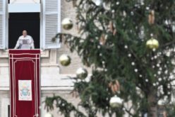 Папата го честита Божиќ на христијаните од Исток