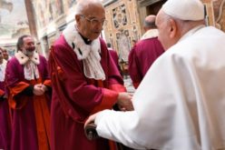 Папата: Без строгост и предрасуди во случаите на ништовност