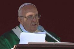 Папата Фрањо спомна за жртвите од ураганот Метју