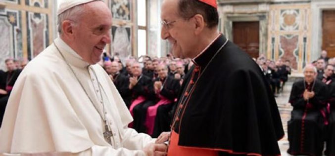 Папата: Жалосно е кога свештеникот живее само за себе