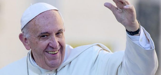 Папата преку Твитер: Молете се за мене
