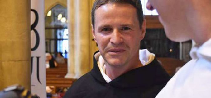 Поранешниот фудбалер на „Црвените ѓаволи“ ќе стане свештеник Доминиканец