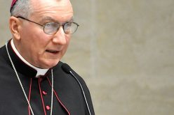 Кардинал Паролин му честиташе на новиот американски претседател