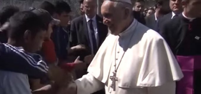 Видео: Молитвена накана на Папата за ноември