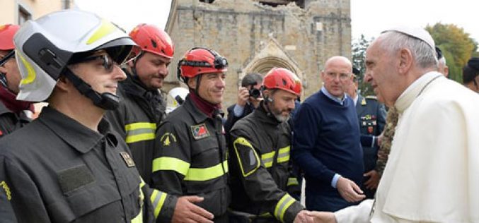 „Папските“ пожарникари и реставратори помагаат во Нурсија