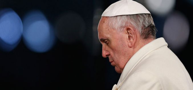 Папата упати сочувство до семејствата на жртвите во авионската несреќа