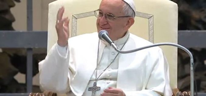 Папата: Бог доаѓа за да го воспостави царството на мирот